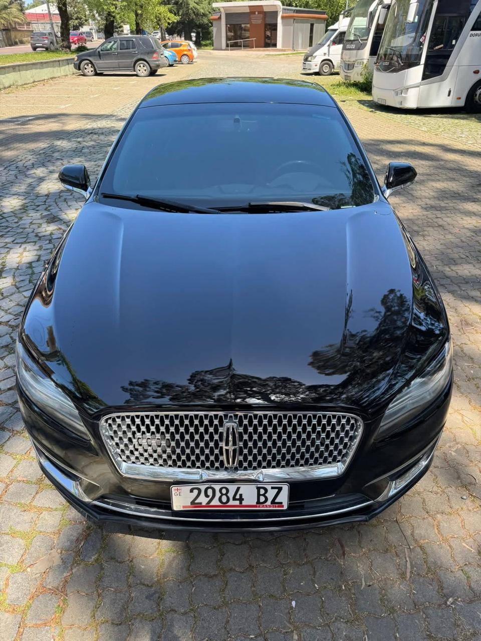 Lincoln MKZ Hybrid 2