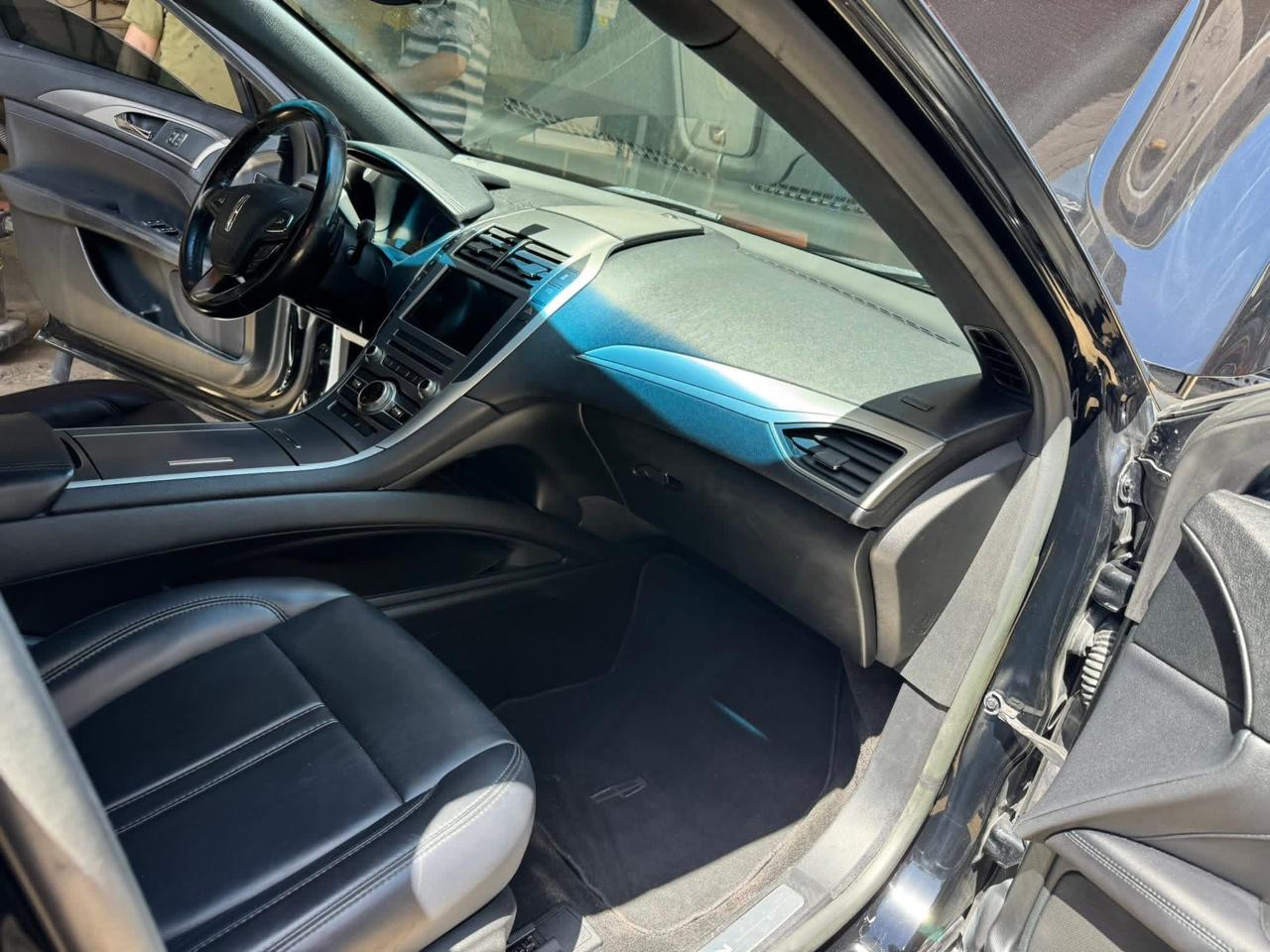 Lincoln MKZ Hybrid 5