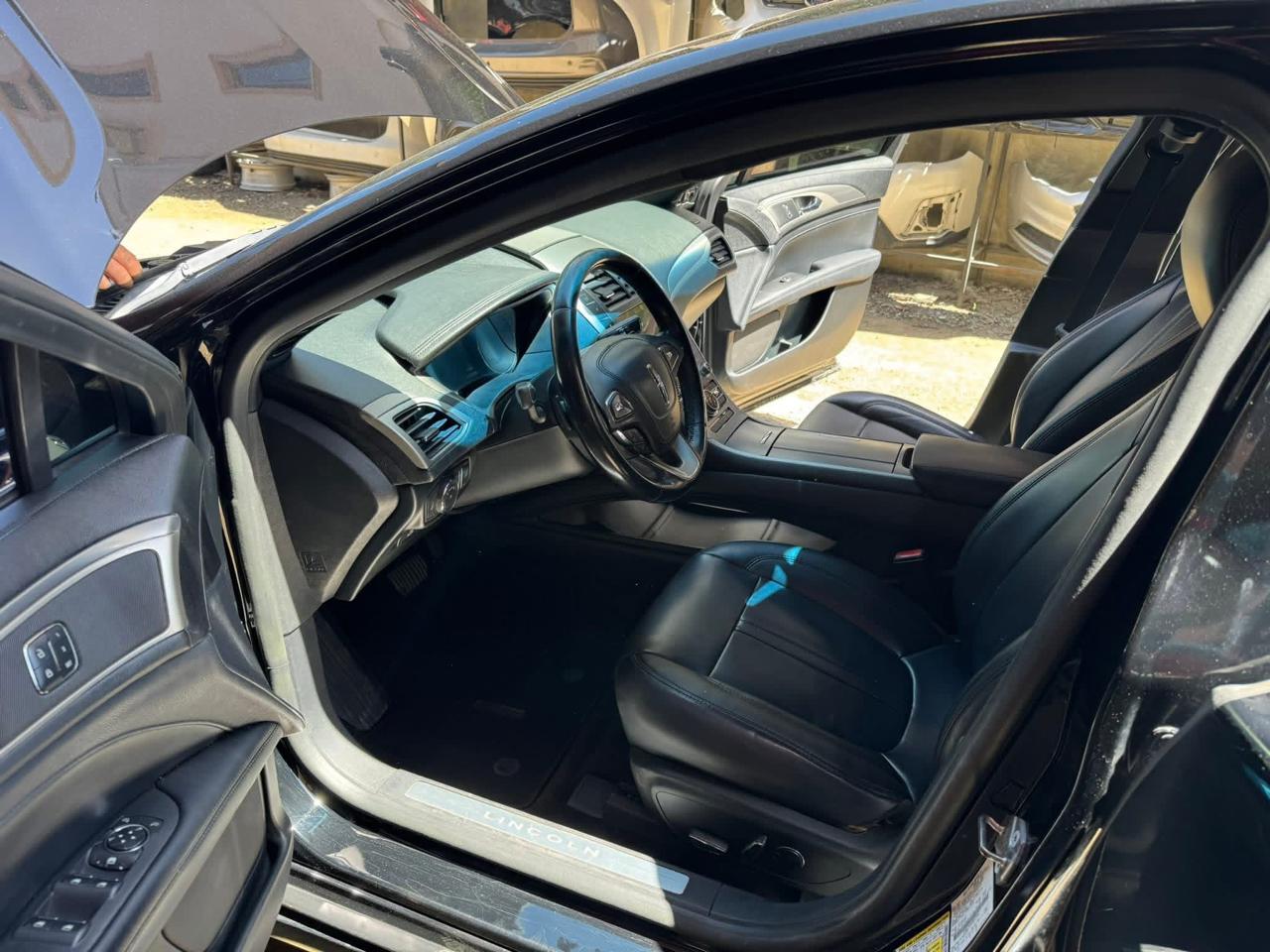 Lincoln MKZ Hybrid 6