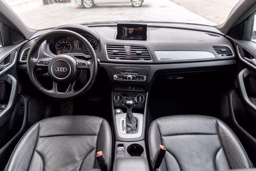 Audi Q3 4