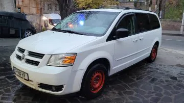 Dodge Grand Caravan 3