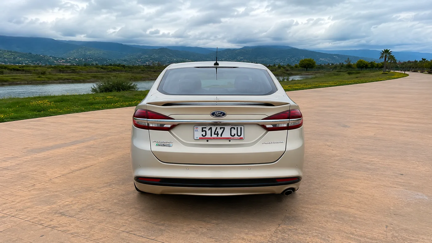 Ford Fusion Plug-In 3