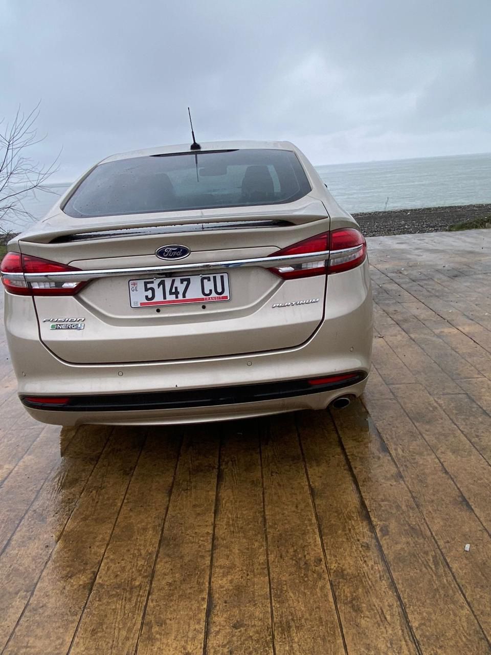 Ford Fusion Plug-In 5