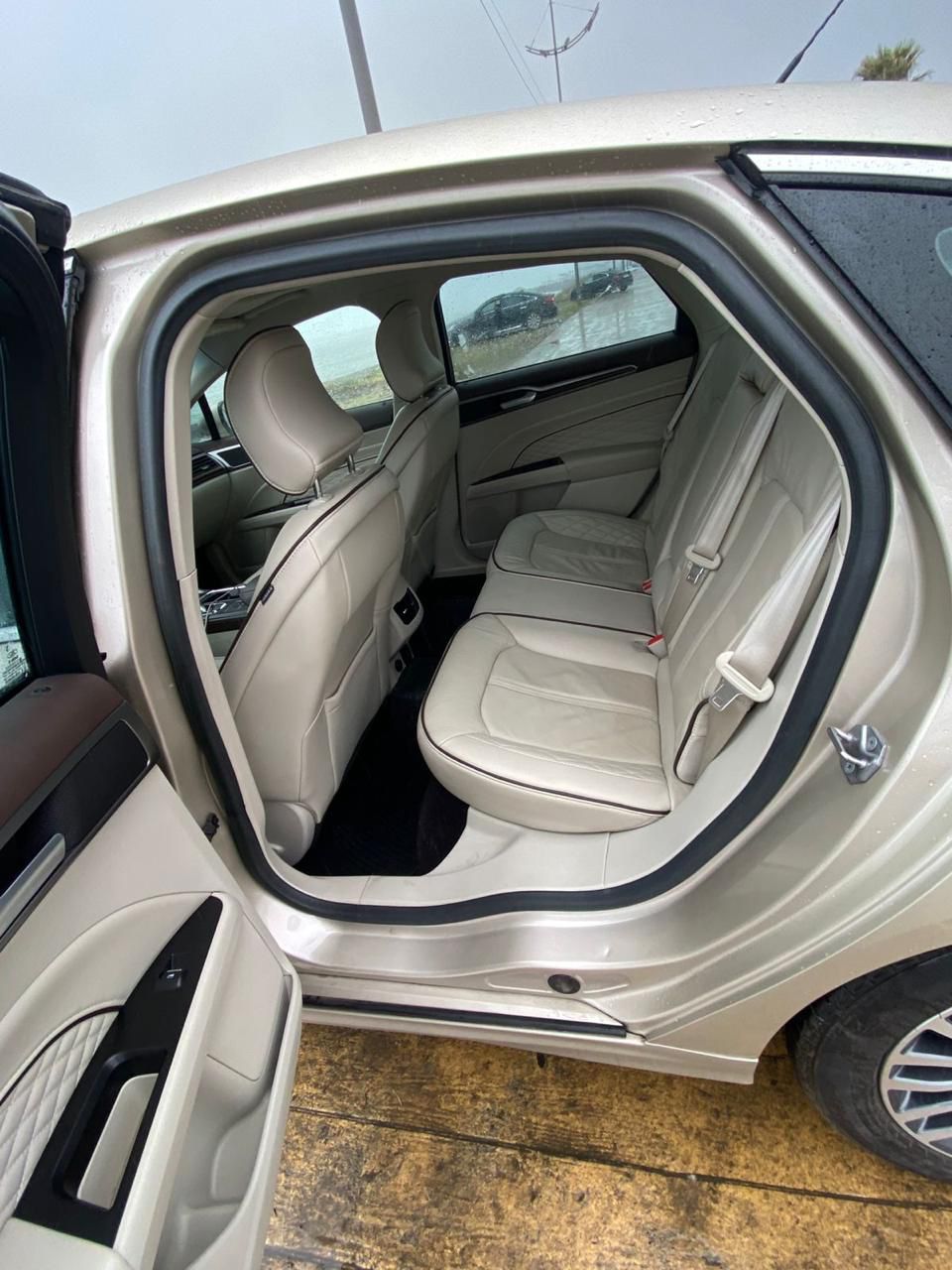 Ford Fusion Plug-In 7
