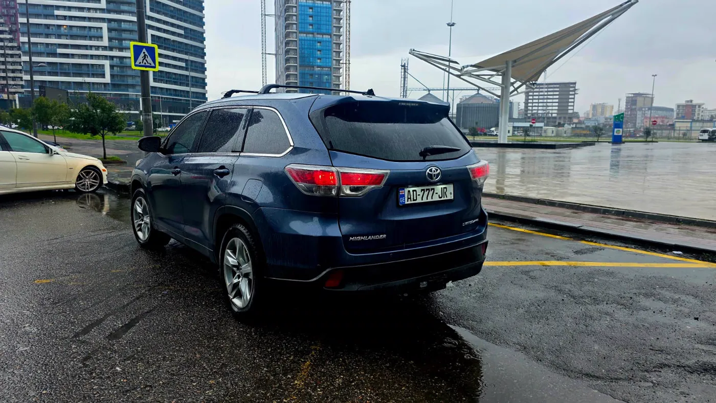 Toyota Highlander 7 Seats 2