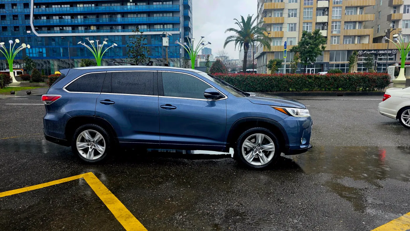Toyota Highlander 7 Seats 3