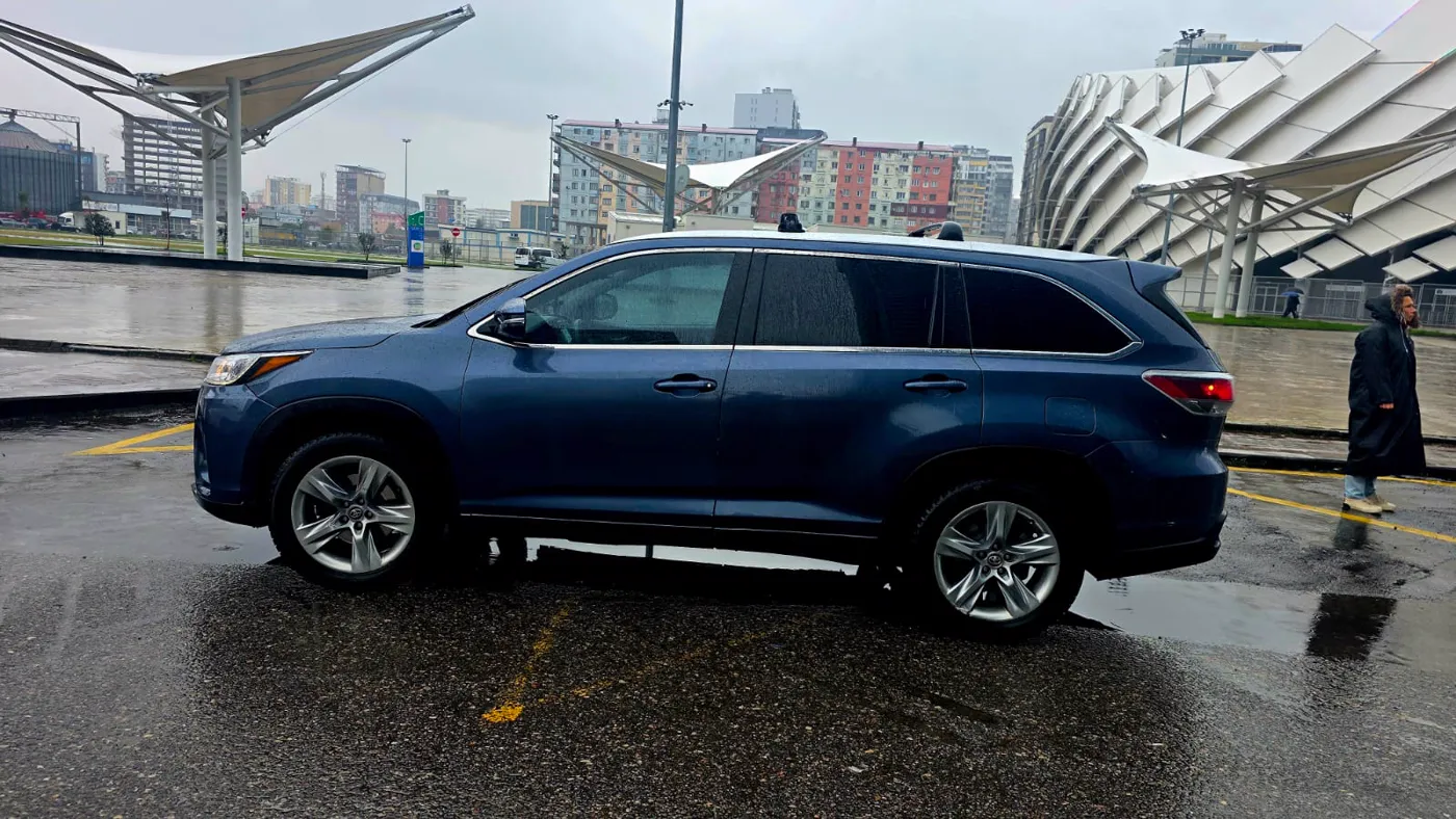 Toyota Highlander 7 Seats 7