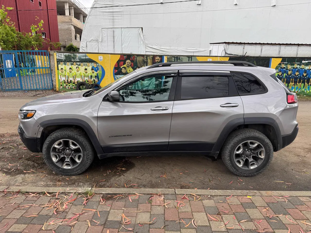 Jeep Cherokee 8