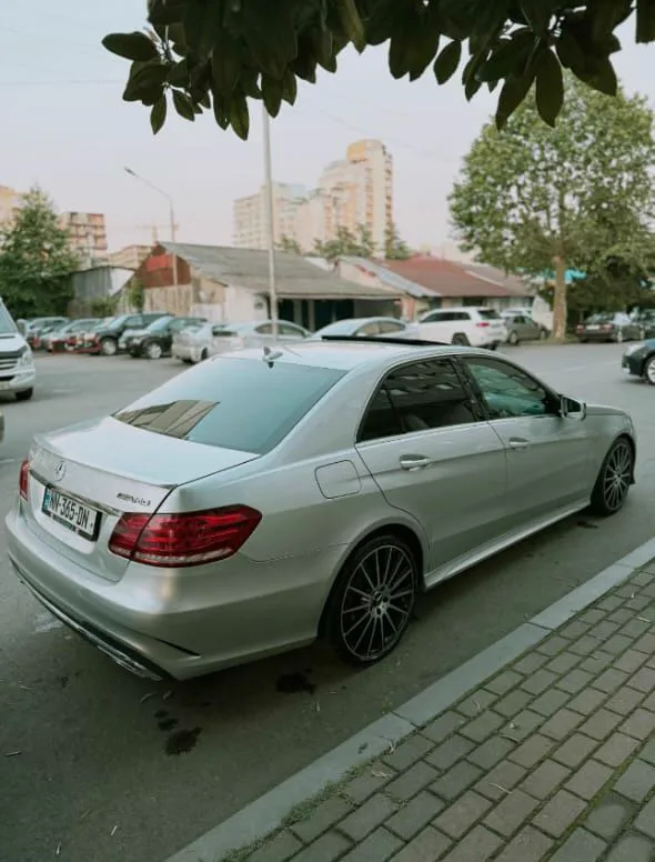Mercedes E350 2