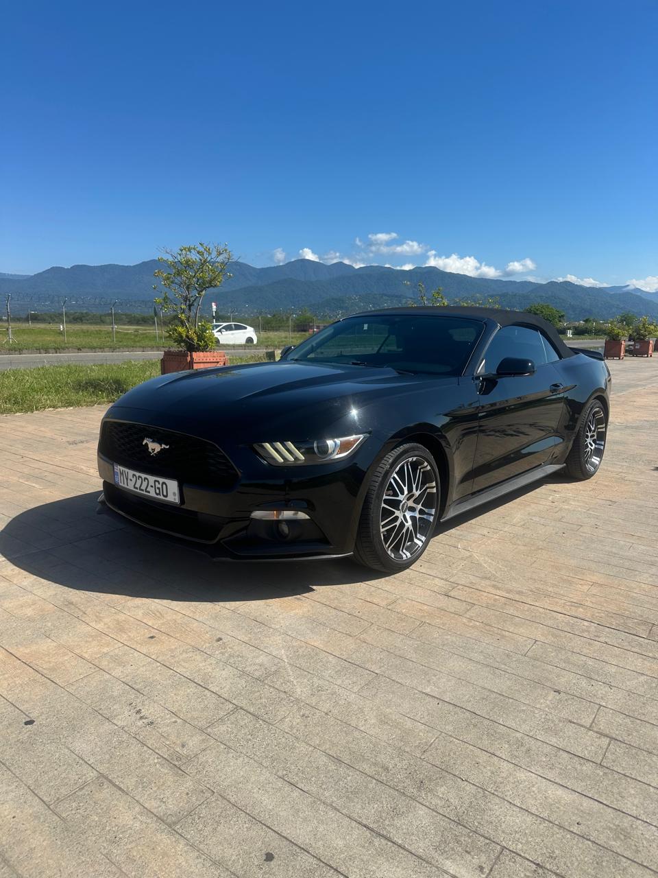 Ford Mustang Cabrio 3.7L Dark Black