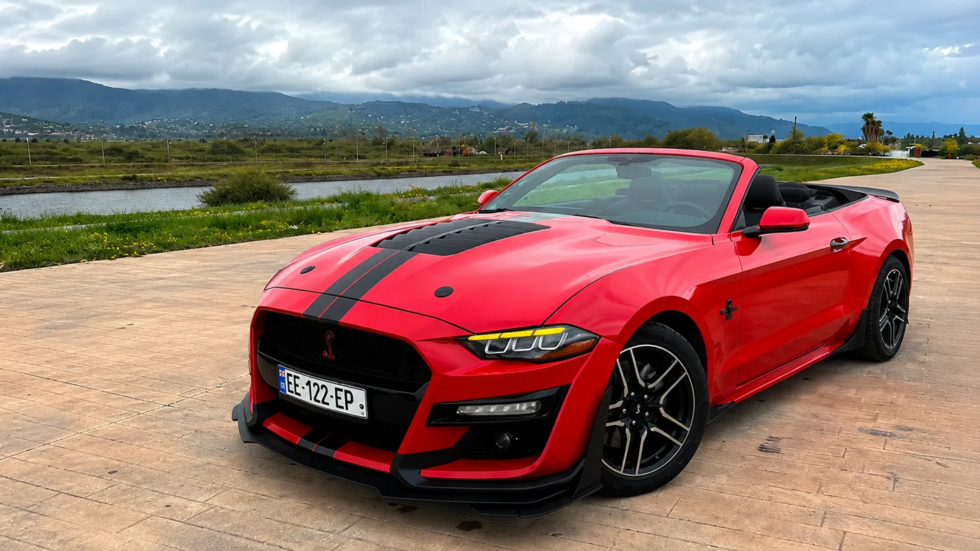 Ford Mustang Cabrio Red 2