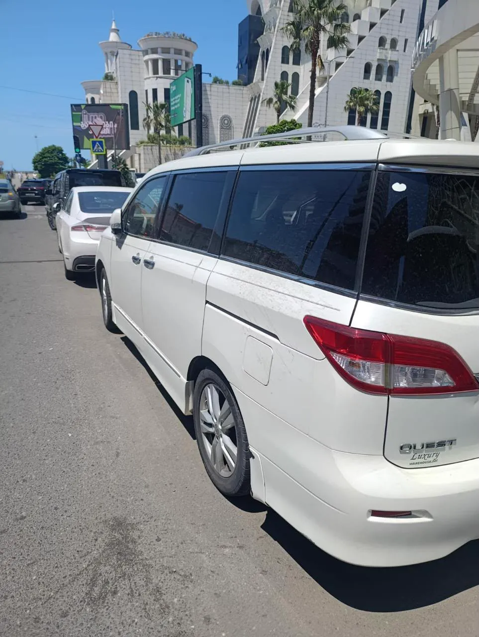 Nissan Quest 2