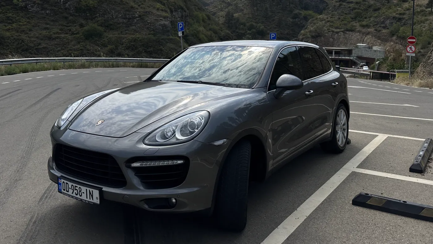 Porsche Cayenne Turbo 2