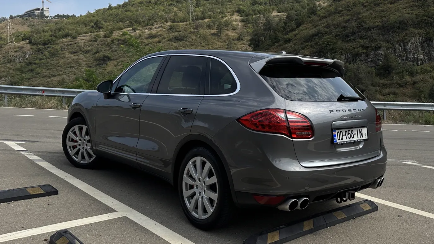 Porsche Cayenne Turbo 4