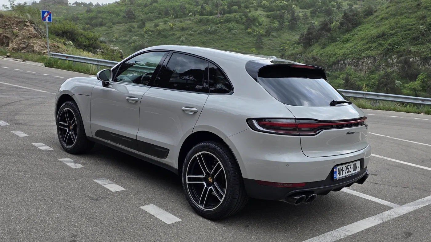 Porsche Macan 3