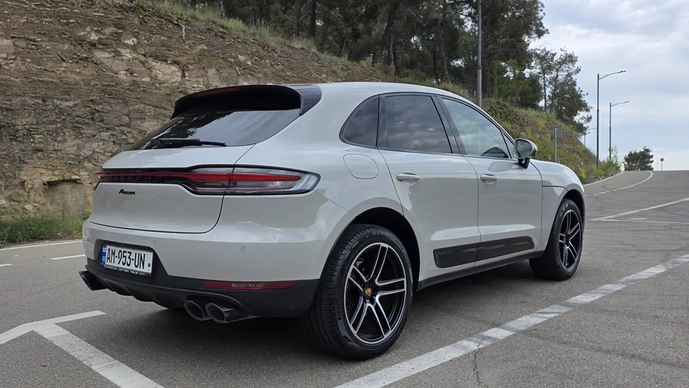 Porsche Macan 4