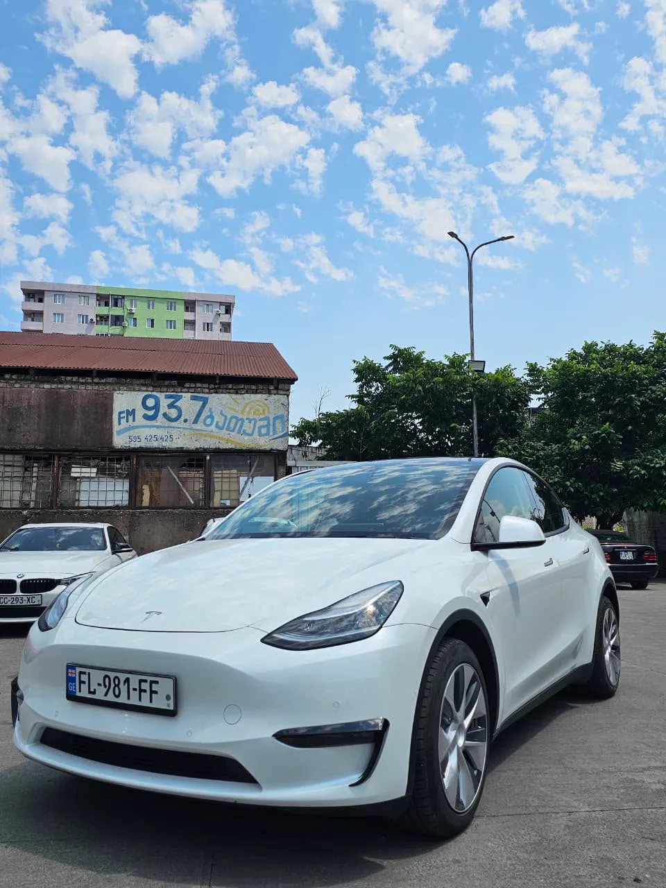 Tesla Model Y 2