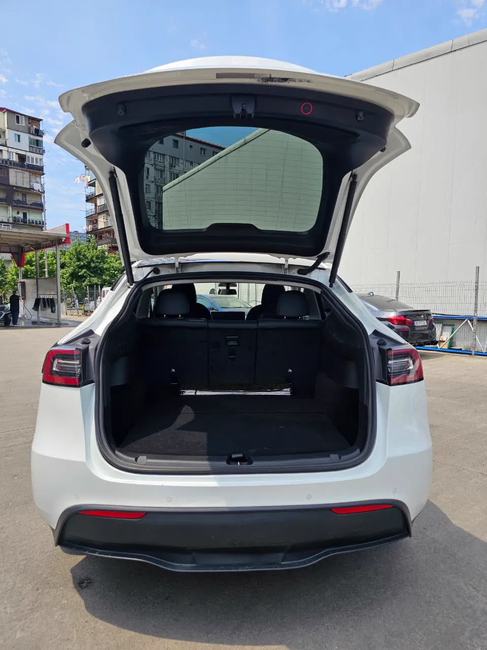 Tesla Model Y 5